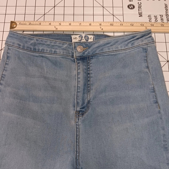 We The Free bell bottom wide Flare jeans, 29 waist 30.5" inseam, Great condition - Picture 2 of 6